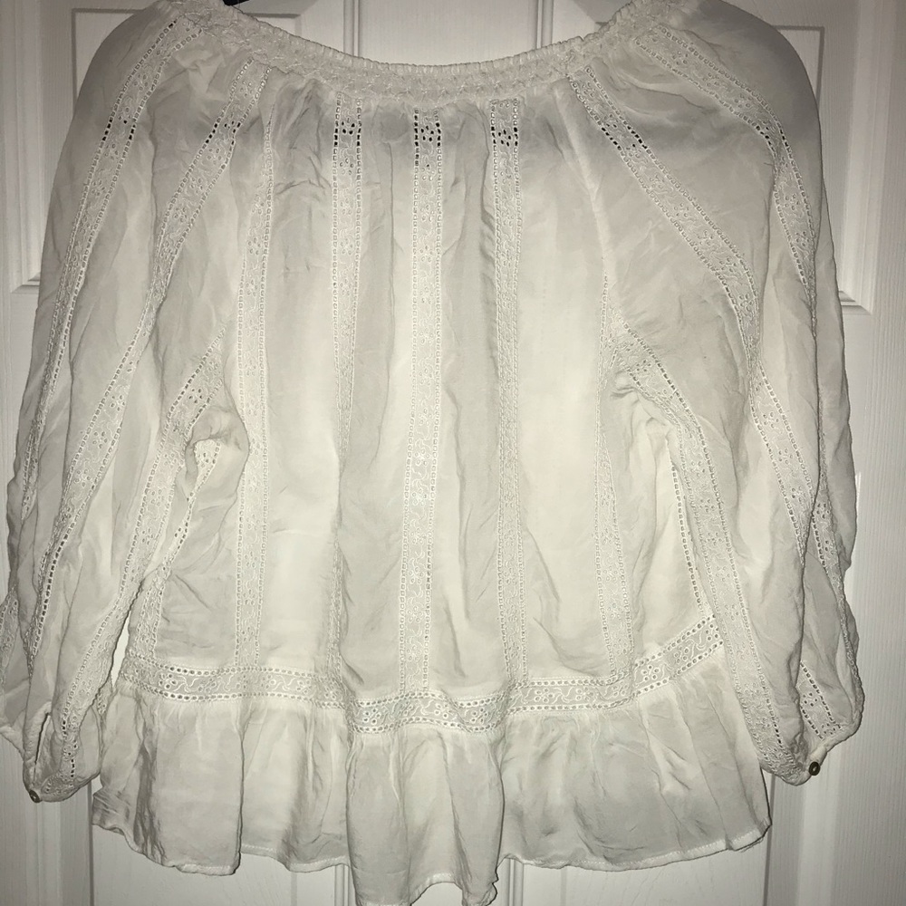 White blouse! - Picture 3 of 3